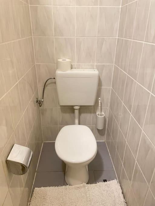 Einzimmerwohnung + Dusche Und Wc Berlin Luaran gambar